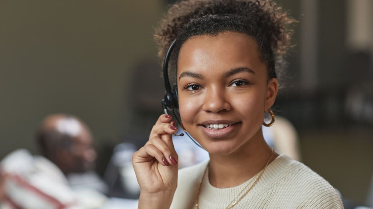 Saguaro Flow dispatcher answering a customer call